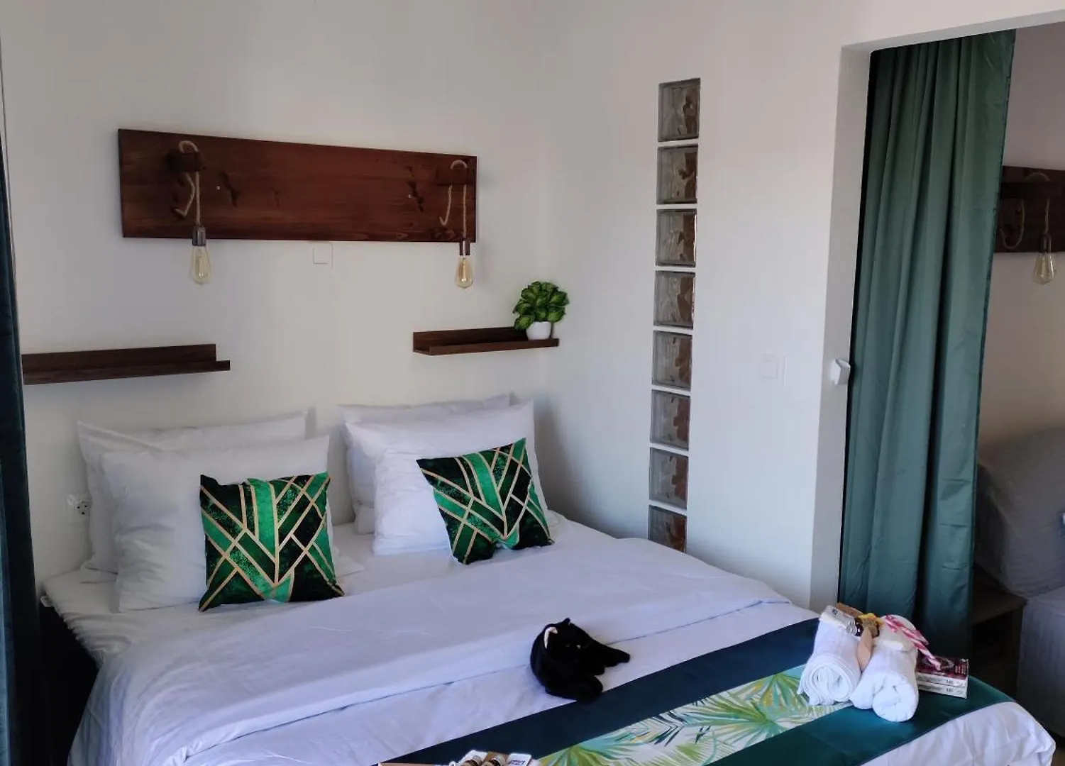 Mavros Gatos Apartments 에파노미
